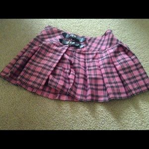 Pink plaid pleaded skirt
